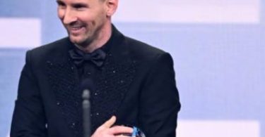 messi wins best fifa men’s player beating teammate kylian mbappe